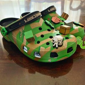 Minecraft Crocs size 9 Men’s $115